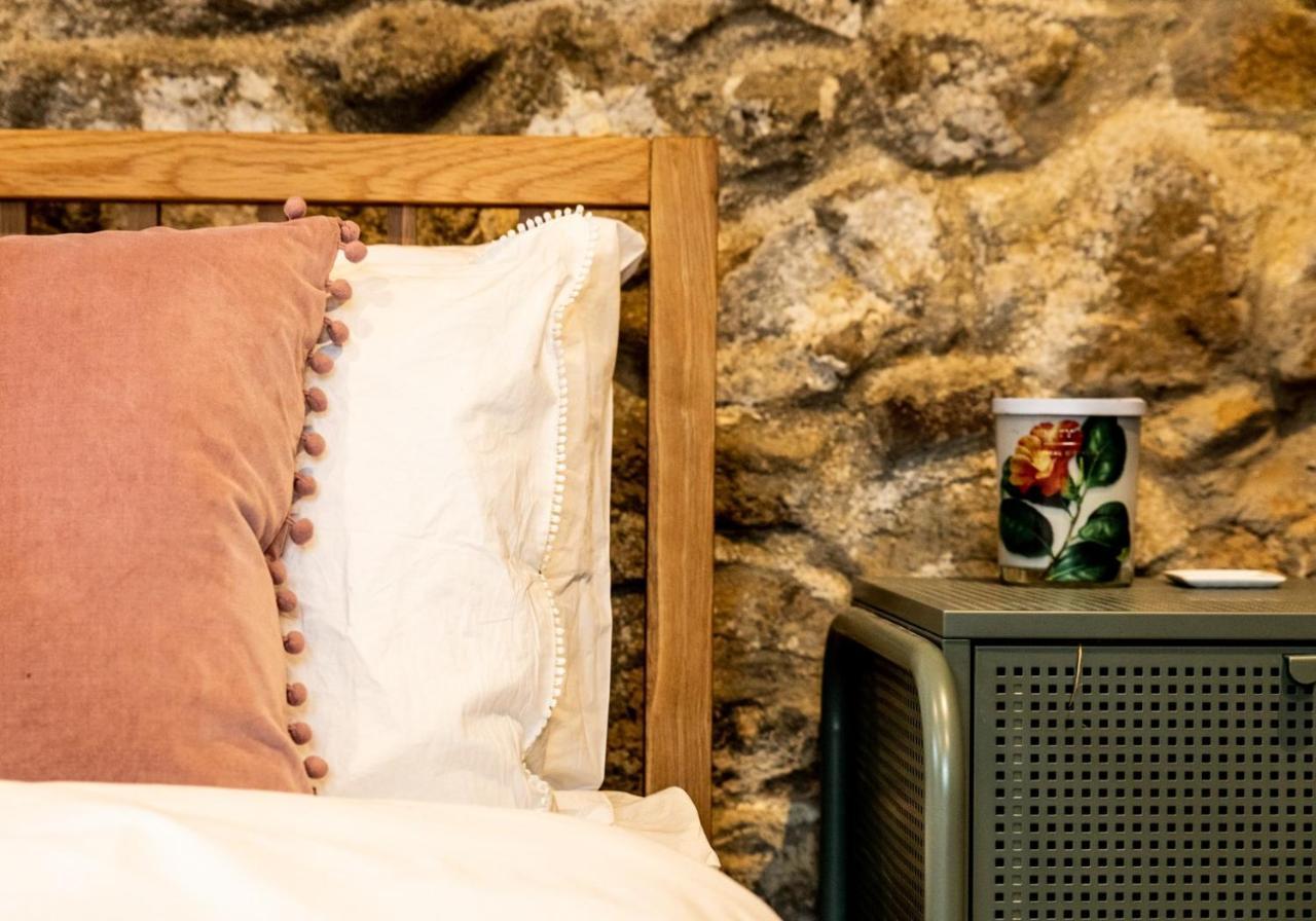 Penrhiw - A Country Cottage With Mountain Views Newport  Kültér fotó