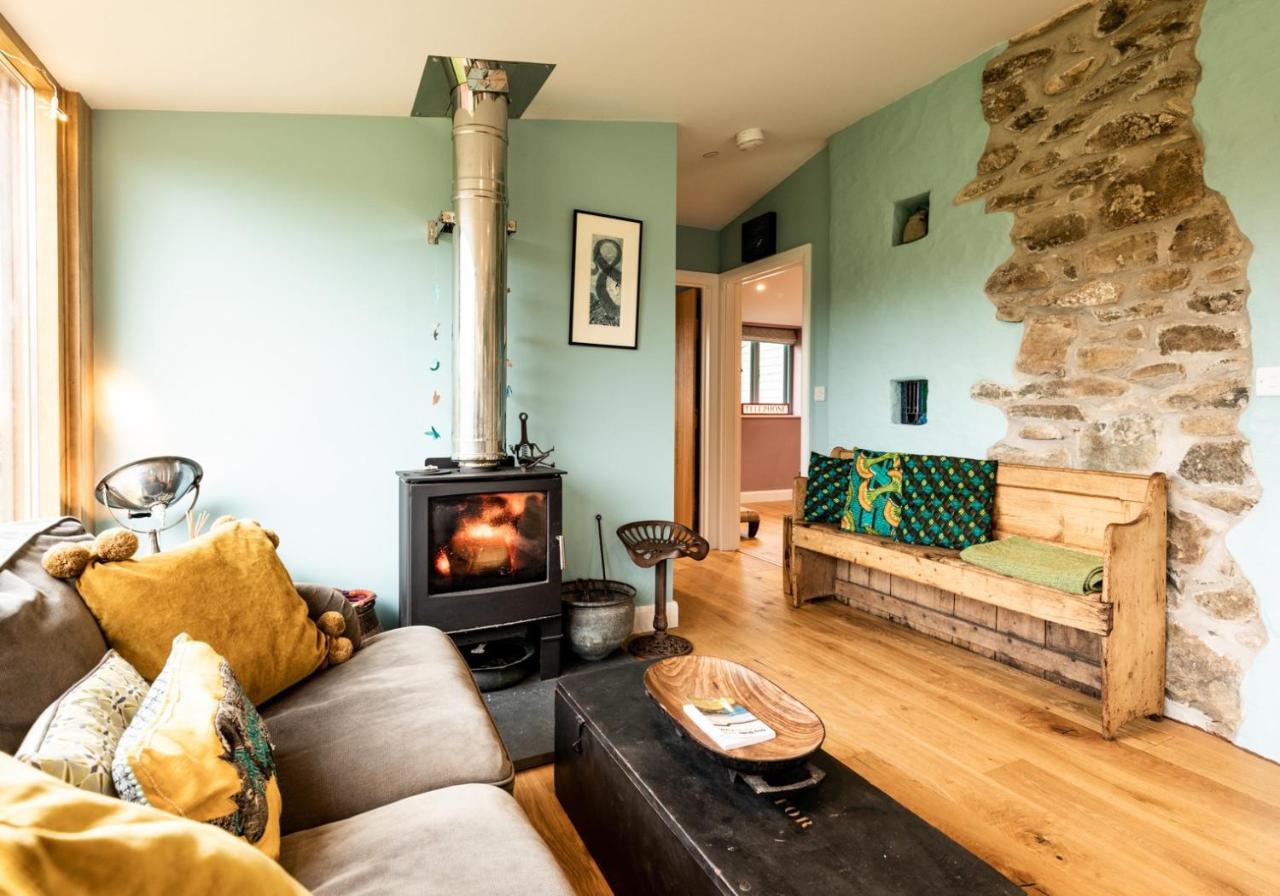 Penrhiw - A Country Cottage With Mountain Views Newport  Kültér fotó