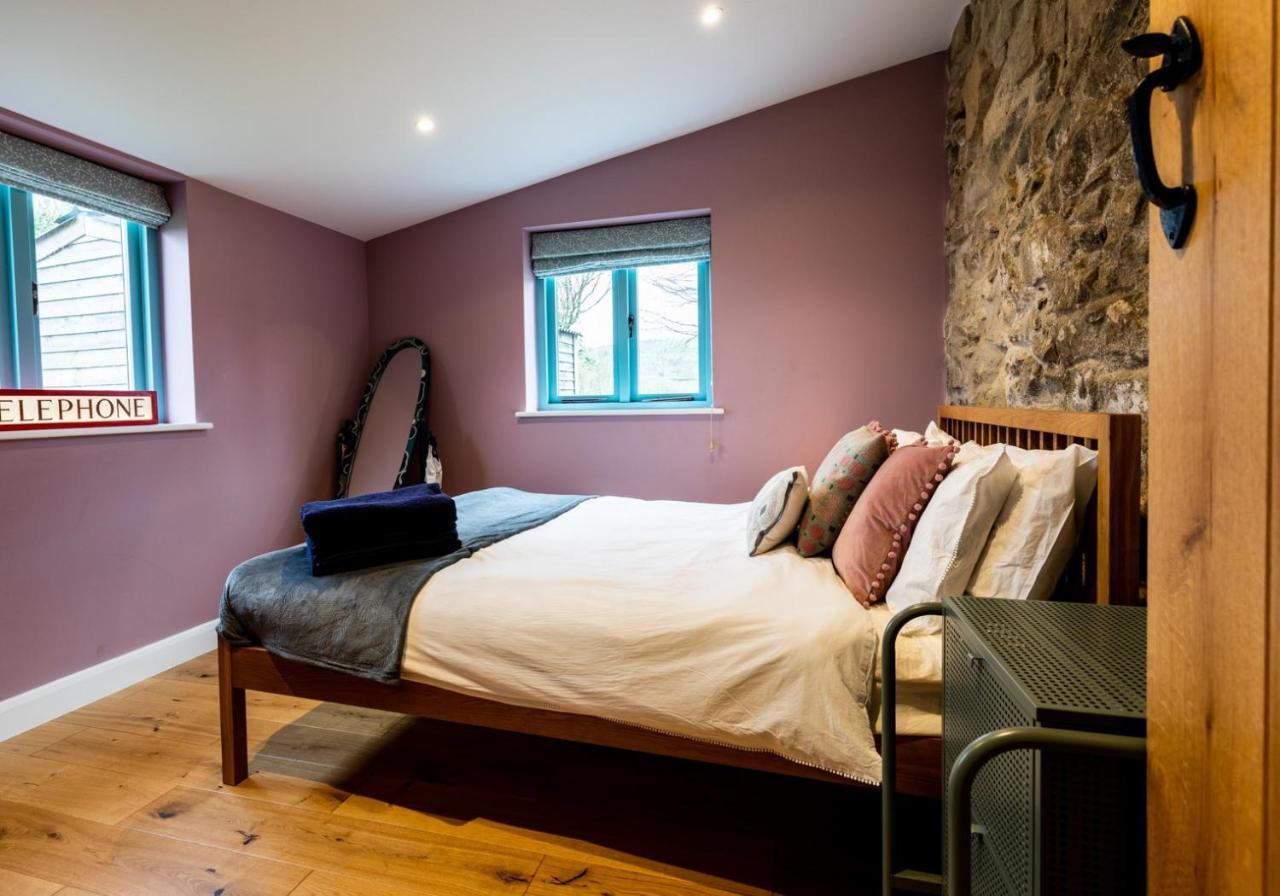 Penrhiw - A Country Cottage With Mountain Views Newport  Kültér fotó