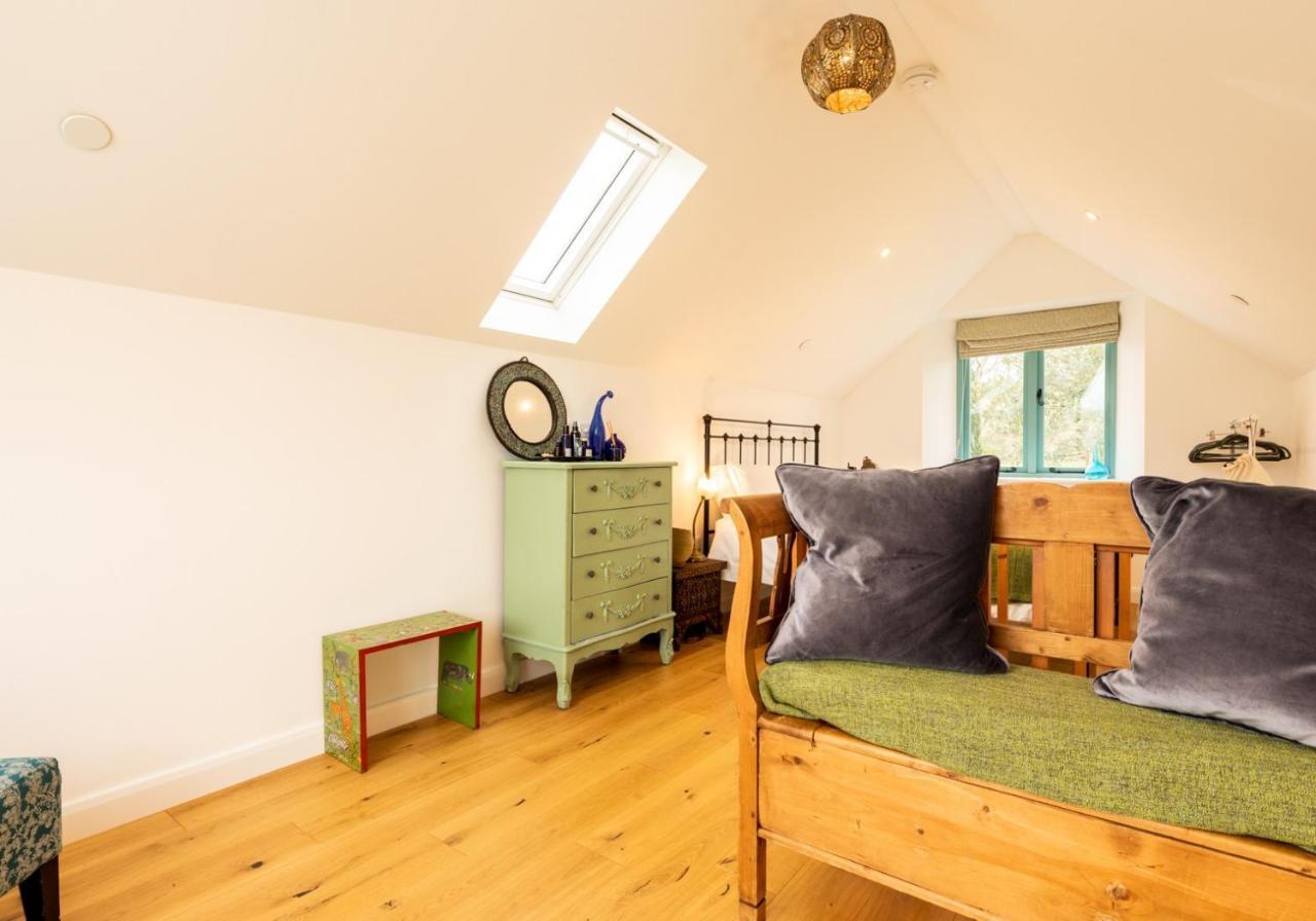 Penrhiw - A Country Cottage With Mountain Views Newport  Kültér fotó